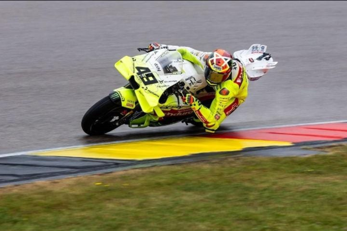 Fabio Di Giannantonio gagal menyelesaikan balapan utama MotoGP Jerman 2026 setelah mengalami kecelakaan di Sirkuit Sachsenring