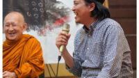 Gus Yusuf Chudzori Dialog dengan Bhante Sri Pannavaro Mahatera jeep