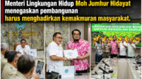 Menteri Jumhur saat menerima audiensi pengurus Wahana Lingkungan Hidup Indonesia (WALHI). (Foto _ Istimewa) Menteri Jumhur saat menerima audiensi pengurus Wahana Lingkungan Hidup Indonesia WALHI. Foto Istimewa