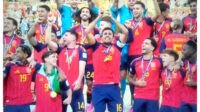 Pemain Spanyol Mengangkat Piala FIFA sebagai Pemenang Piala Dunia 2026 istimewa
