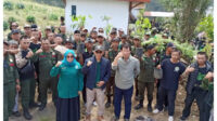 garda bangsa melaksanakan bhakti peduli lingkungan dengan menanam pohon di mangli Kaliangkrik foto Rohim