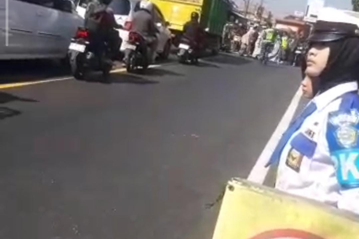Banser dan PKS MAN 1 Kota Magelang Bersinergi Amankan Lalu Lintas Haul Romo Agung Payaman
