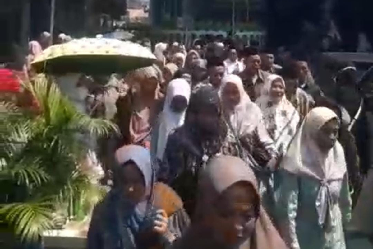 Haul Romo Agung Payaman dimulai. Pengguna Jalan Magelang–Secang diminta berhati hati karena ribuan peziarah berdatangan