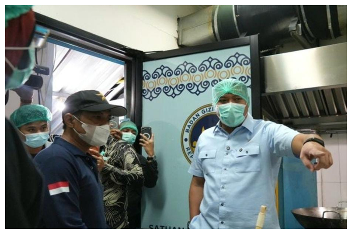 Kepala BGN Sudaryono meninjau langsung ke Satuan Pelayanan Pemenuhan Gizi SPPG. foto Istimewa