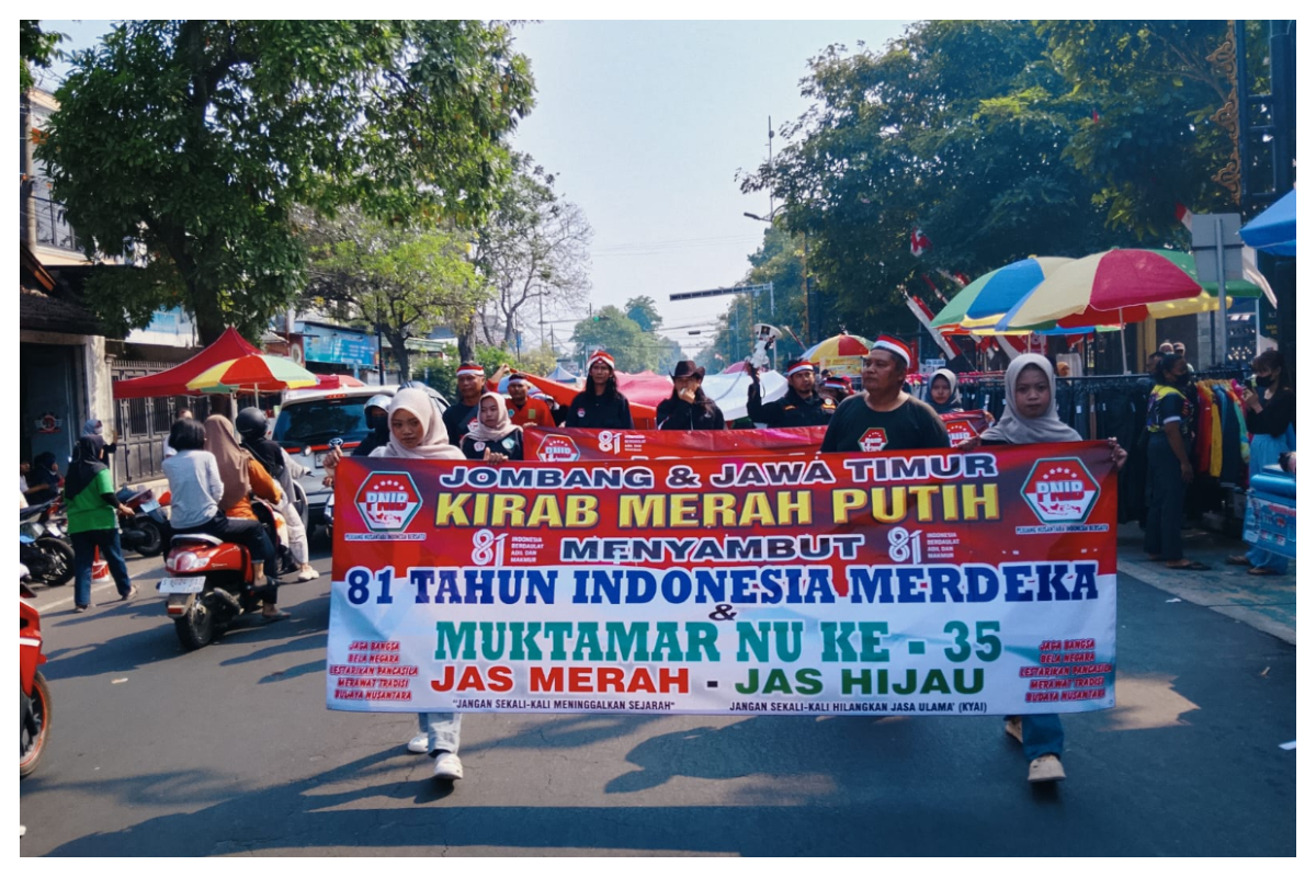 Kirab Merah Putih PNIB di Jombang diikuti ratusan peserta untuk memperingati HUT ke 81 RI. Foto Istimewa