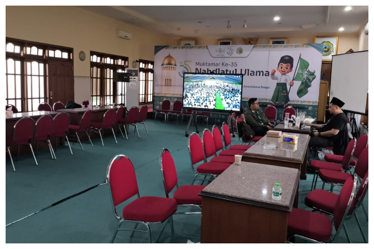 Media Center Muktamar ke 35 NU dilengkapi fasilitas ruang kerja tempat istirahat akses free Wi Fi serta fasilitas konsumsi. Foto Ist
