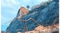 Menyoroti fakta di balik bencana gempa bumi yang melanda wilayah Nusa Tenggara Timur. Berikut ini jejak sejarahnya. (Instagram.com_@humaskorpsbrimob Menyoroti fakta di balik bencana gempa bumi yang melanda wilayah Nusa Tenggara Timur. Berikut ini jejak sejarahnya. Instagram.com @humaskorpsbrimob