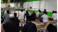 Para peziarah memadati makam Pahlawan Nasional KH Wahab Hasbullah di kompleks Pondok Pesantren Bahrul Ulum Tambakberas. foto Istimewa