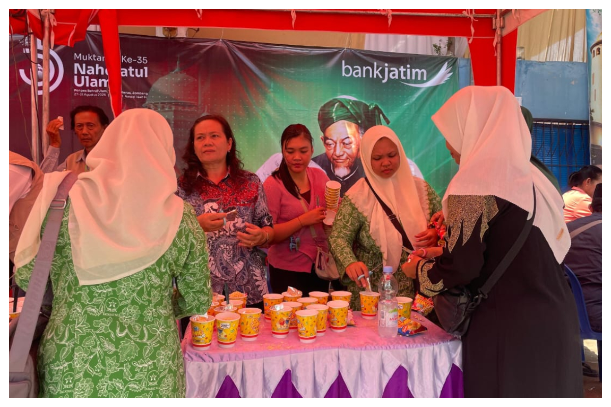 Posko Ramah Muktamirin di depan AFCO Mojokrapak Kecamatan Tembelang Jombang. Foto ist