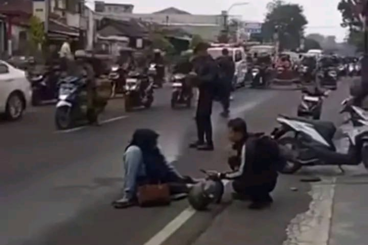 Tumpahan Solar di Jalan Magelang–Sleman Sebabkan Tiga Pemotor Terjatuh Pengendara Diminta Waspada