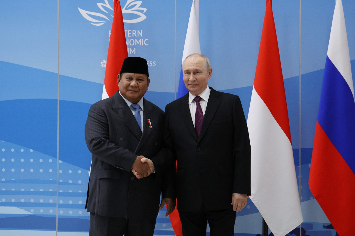 Bertemu Putin di Vladivostok Prabowo Tegaskan Rusia Mitra Strategis Indonesia