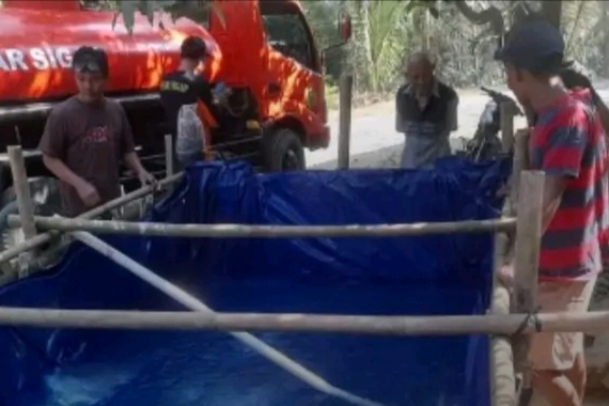 Kekeringan melanda Kokap Kulon Progo. Warga Papak kesulitan air hingga harus mencari air untuk memandikan jenazah