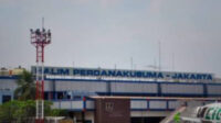 Kementerian Perhubungan menutup sementara enam bandar udara akibat sebaran abu vulkanik pada Minggu 6 9 2026