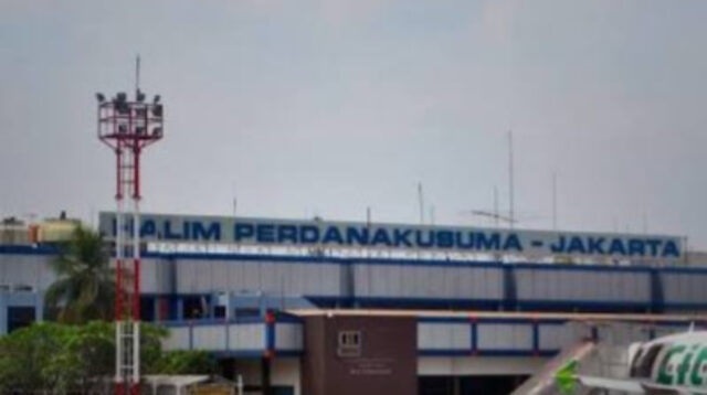 Kementerian Perhubungan menutup sementara enam bandar udara akibat sebaran abu vulkanik pada Minggu 6 9 2026