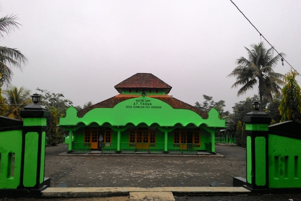 Kompleks Makam Ki Ageng Gumelem di Gumelem Wetan Banjarnegara yang menyimpan jejak sejarah demang dan tanah perdikan Mataram